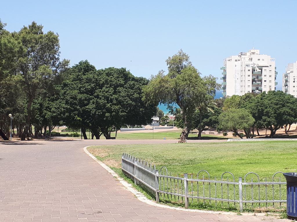 Shave Tsion Apartment In The Center Ashdod Exteriör bild